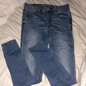 AMERICAN EAGLE JEANS